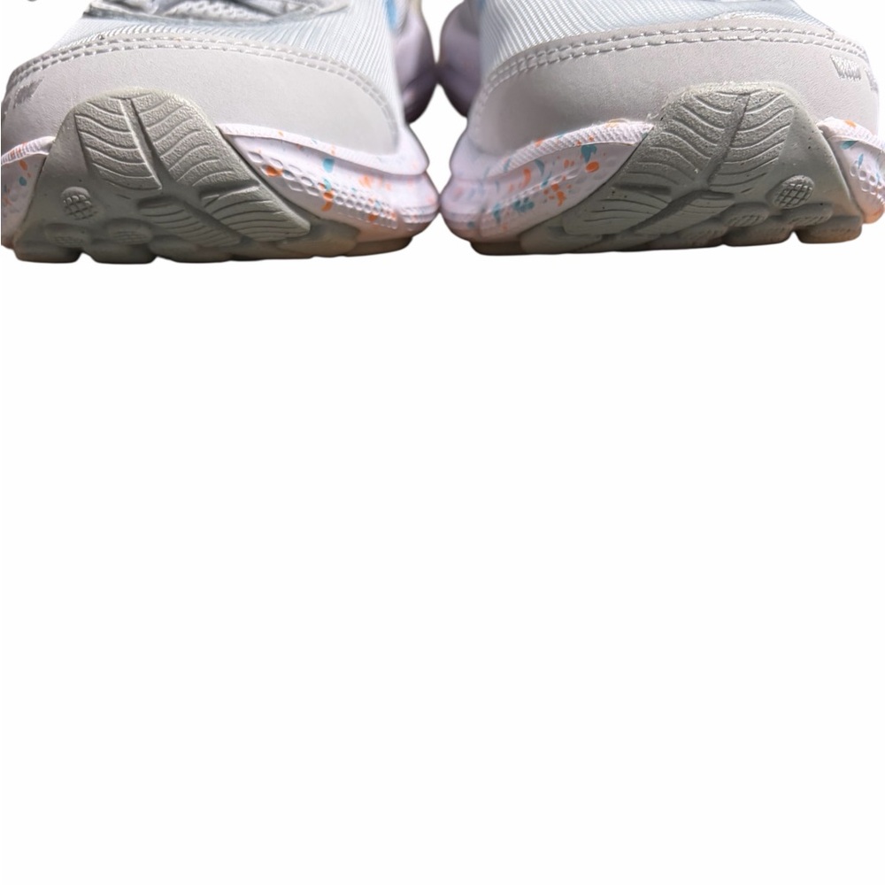 Under Armour Girl’s Light Gray Sneakers with Blue Logo and Speckled Sole - Picture 3 of 9